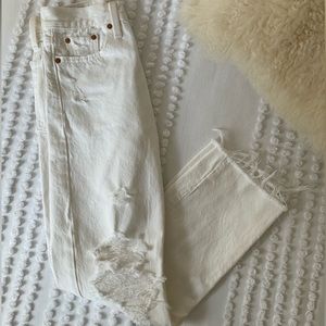 LIKE NEW WHITE DESTROYED WEDGIE LEVIS